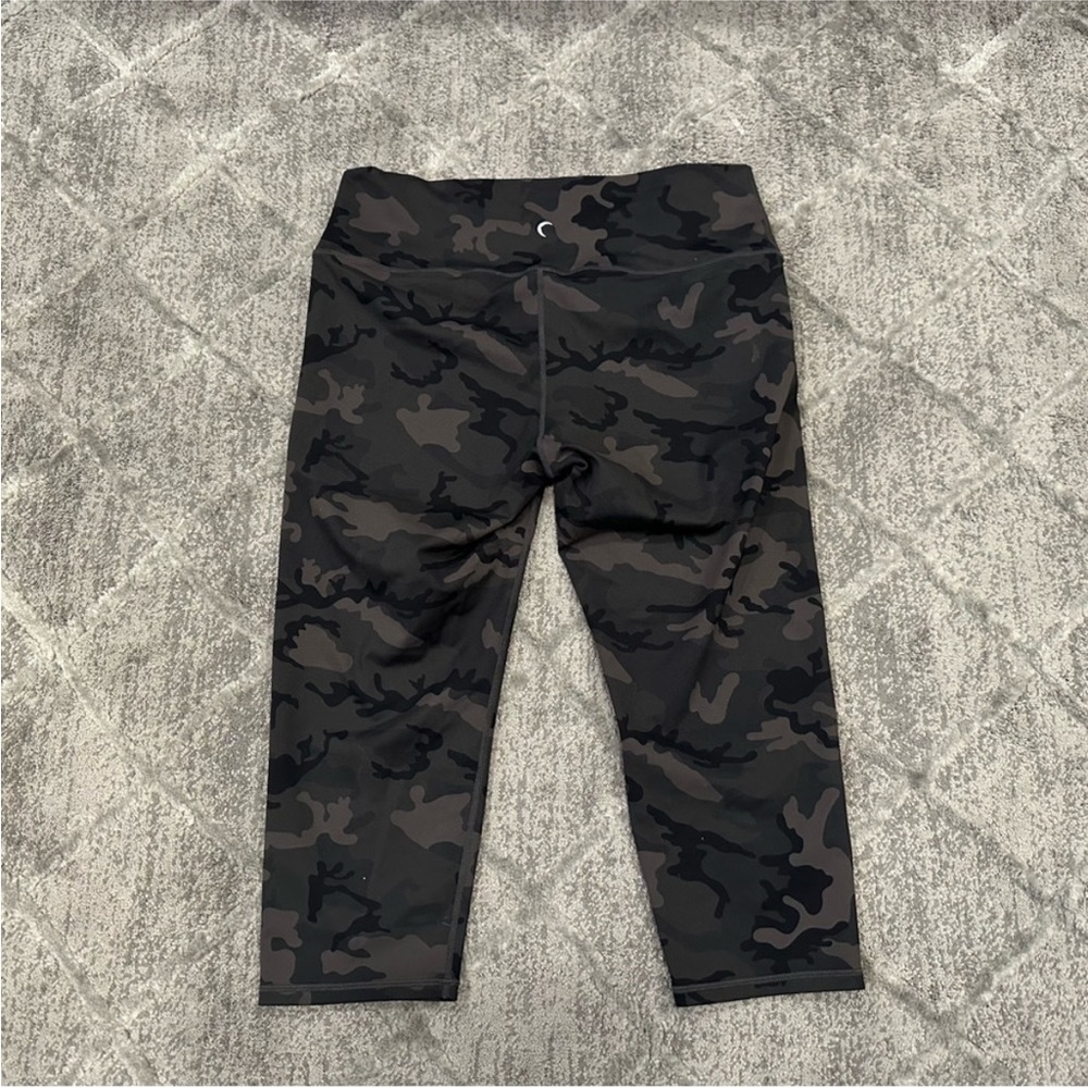 Zyia Active Camo Crop Leggings - Picture 6 of 6